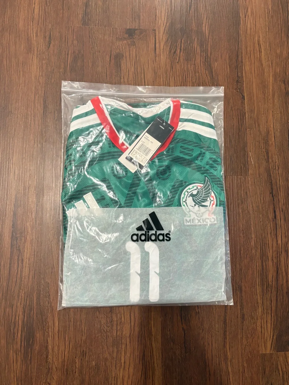 Santiago Giménez Mexico World Cup home jersey